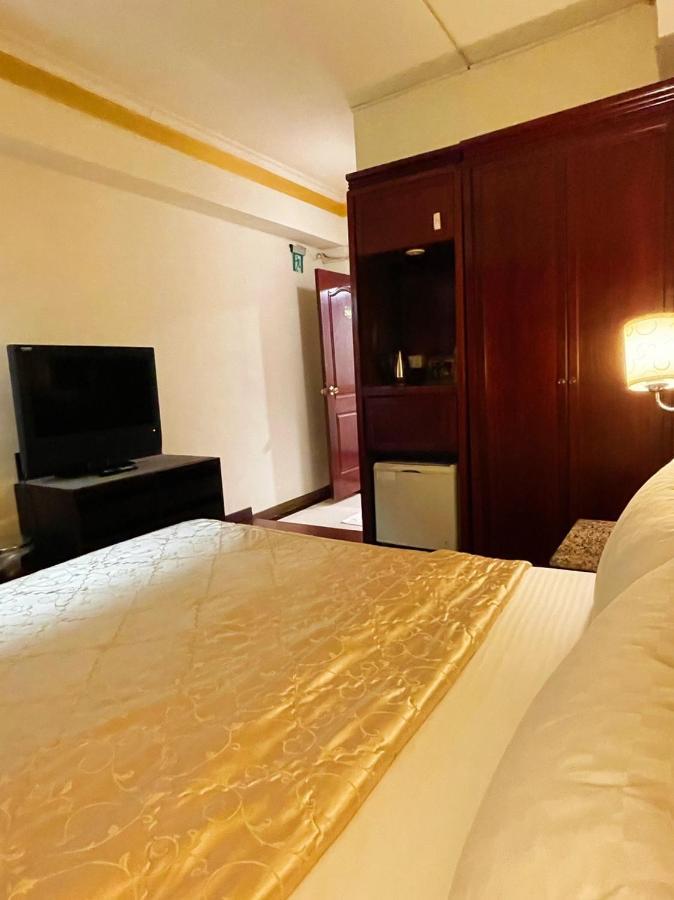 Family Hotel - Linsen 台南 エクステリア 写真