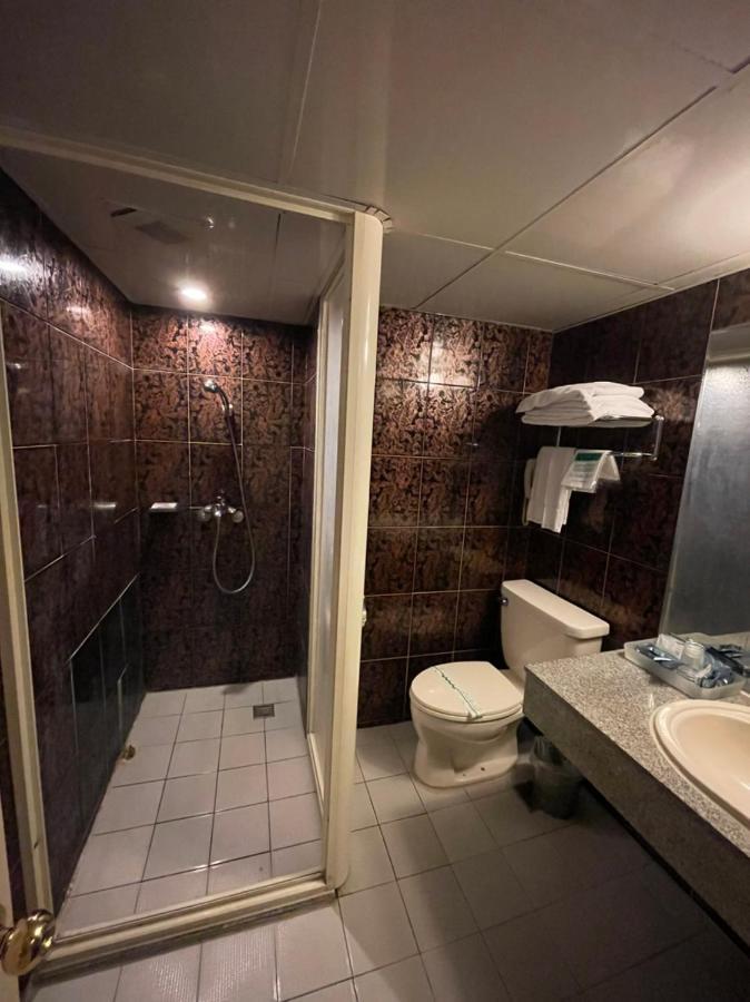 Family Hotel - Linsen 台南 エクステリア 写真