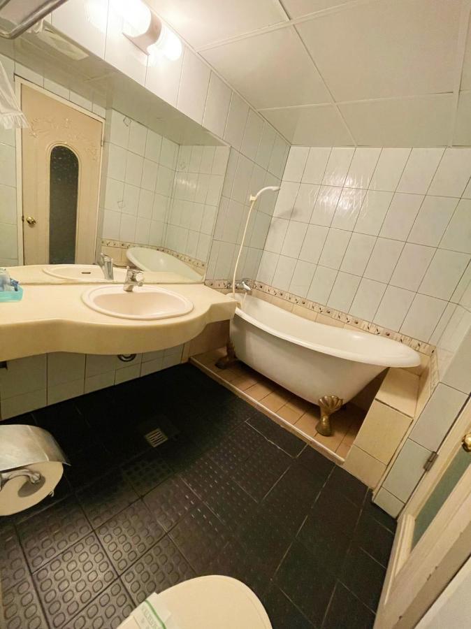 Family Hotel - Linsen 台南 エクステリア 写真