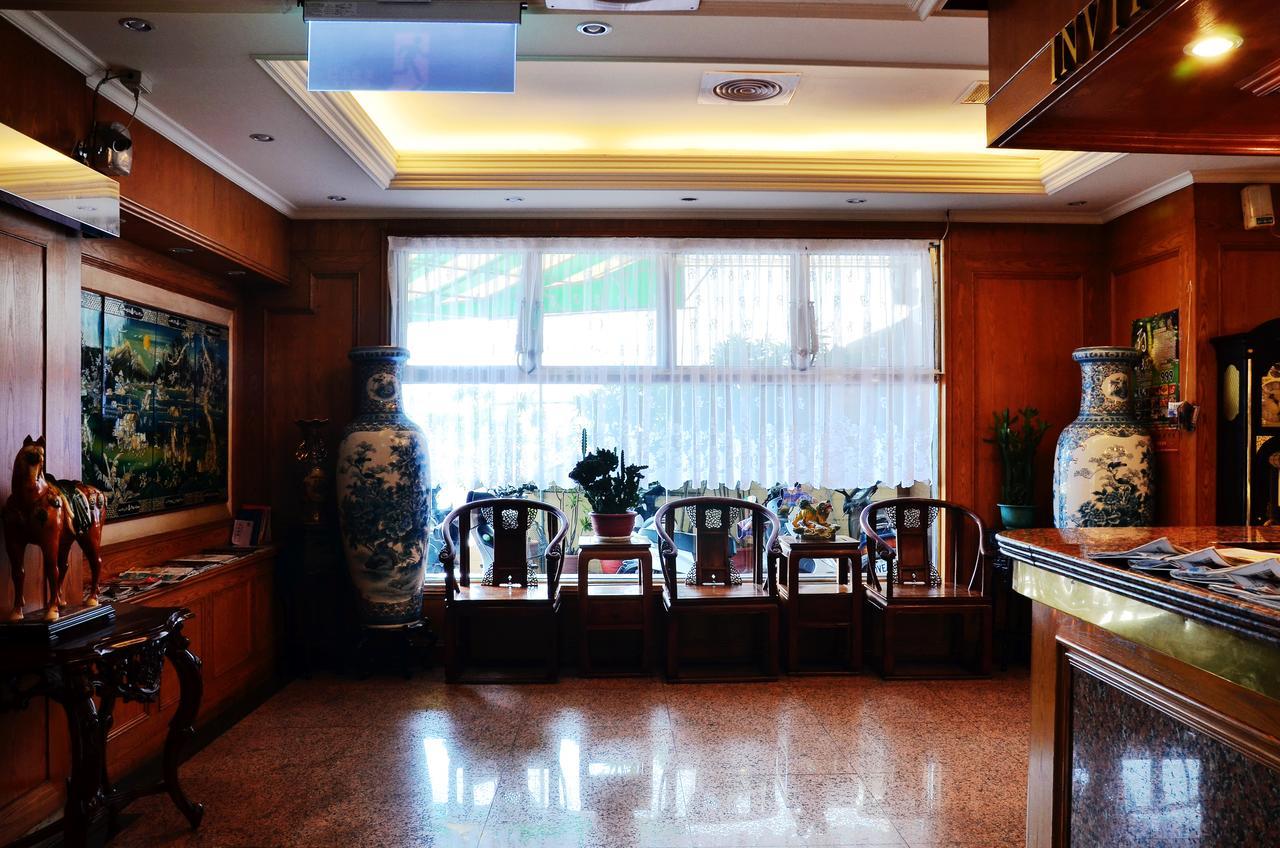 Family Hotel - Linsen 台南 エクステリア 写真