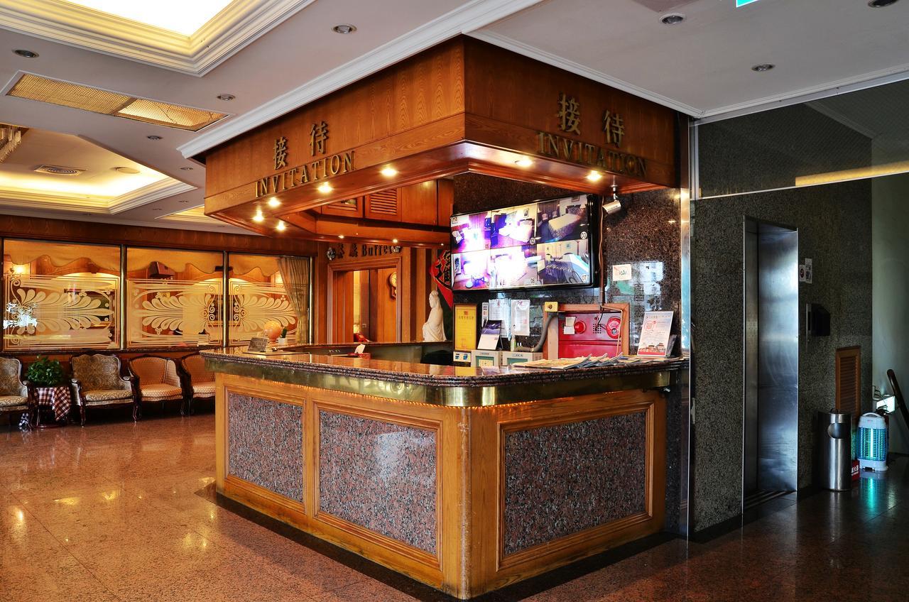 Family Hotel - Linsen 台南 エクステリア 写真