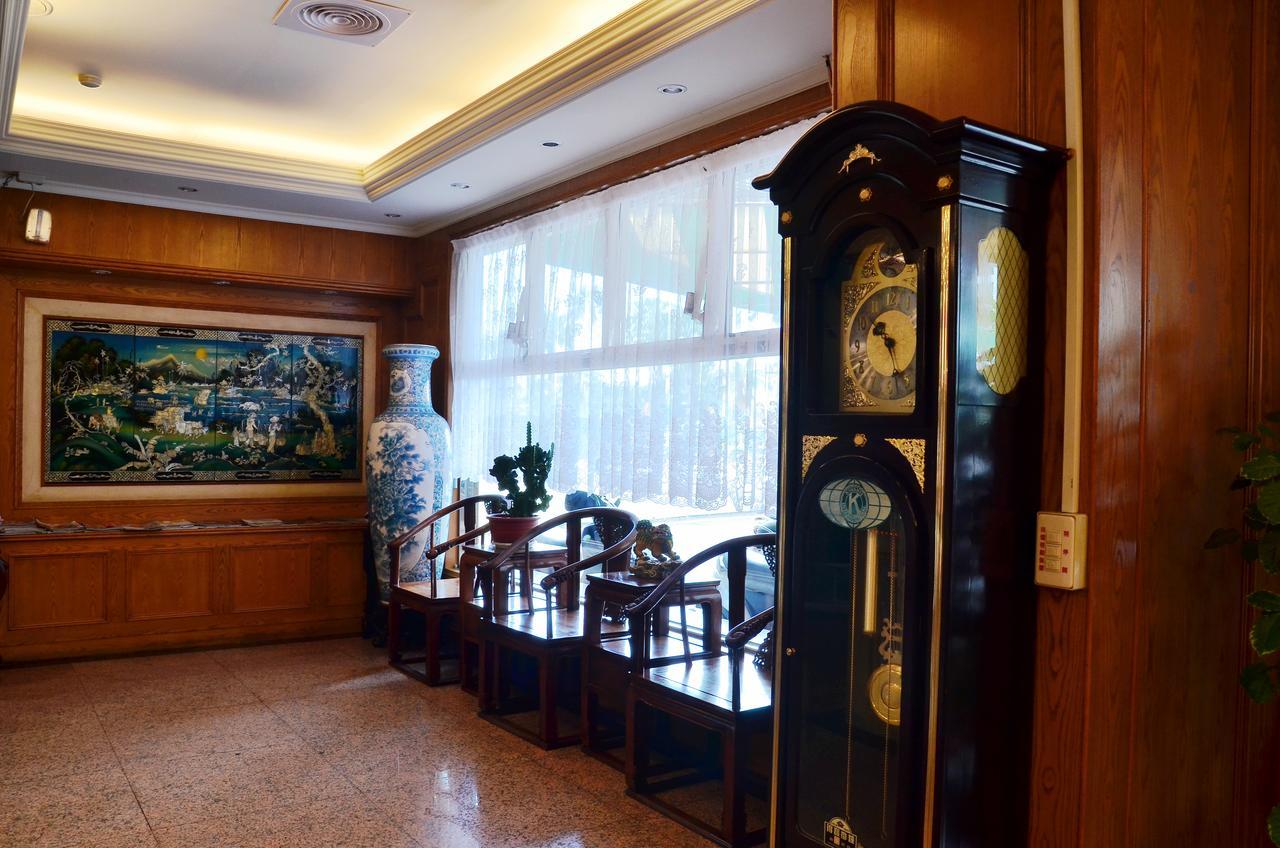 Family Hotel - Linsen 台南 エクステリア 写真