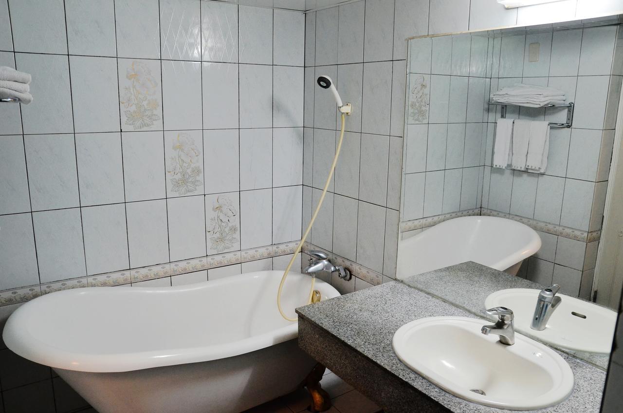 Family Hotel - Linsen 台南 エクステリア 写真